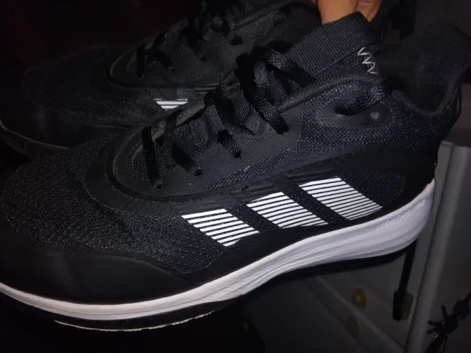 TÊNIS DE BASQUETE: ADIDAS OWN THE GAME 3 SEMI-NOVO SOLA INTACTA