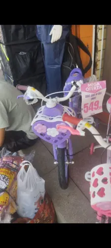 Vendo uma bicicleta ? infantil nunca foi usada está nova