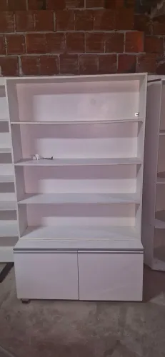Vendo movel planejado com portas