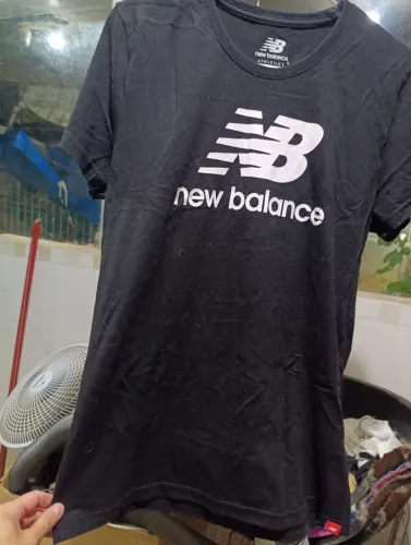 Camisa feminina New Balance 