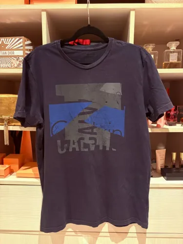 Camisa Calvin Klein preta tamanho M
