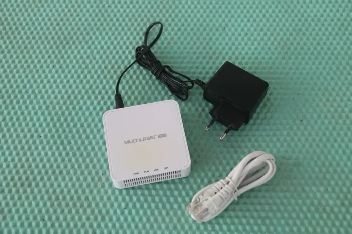 ONU GPON Fibra Óptica Multilaser RE956 SA
