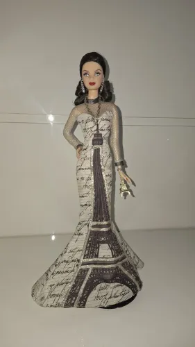 Barbie collector Torre Eiffel