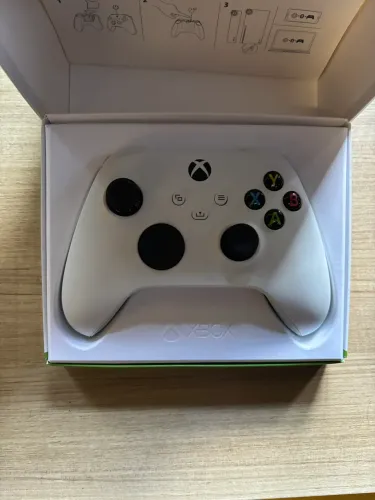 Dois controles Xbox One com Carregador 