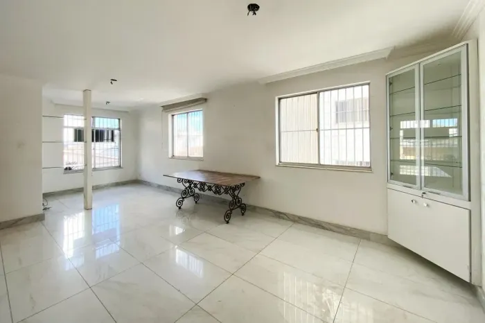 Imóvel para venda possui 120 metros quadrados com 3 quartos em Barroca - Belo Horizonte -