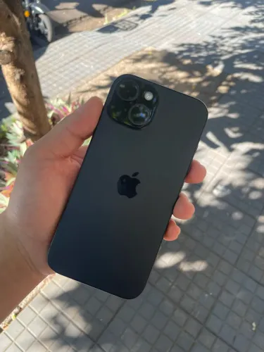 iPhone 15 128gb muito novo 