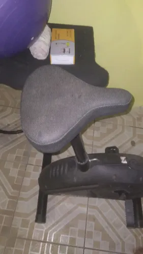 Bicicleta ergométrica semi nova$ 370