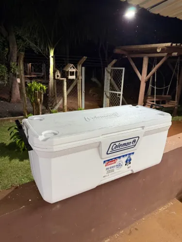 Caixa Térmica Coleman 150 Qt Marine 142 Litros