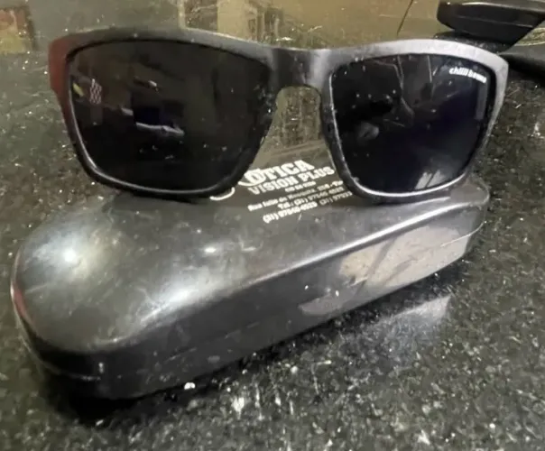 Oculos De Sol Chilli Beans Preto Fosco Retangular Com Case