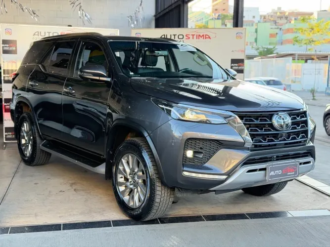 Toyota Hilux SW4 SRX 4X4 2.8 TDI 16V Dies. Aut. 2024