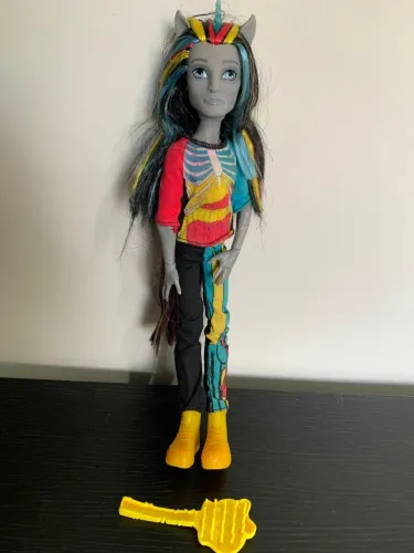 Boneco Monster High Neighthan Rot Freaky Fusions RESERVADO