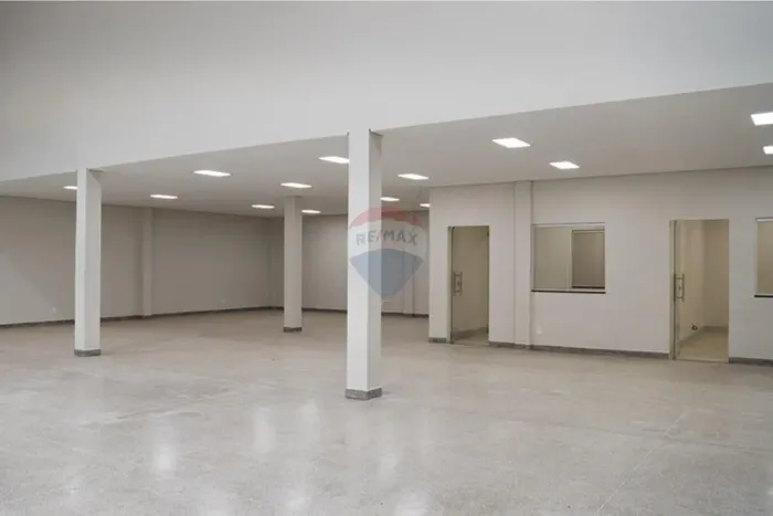 Galpão Comercial disponível para venda na Av. José Bonifácio