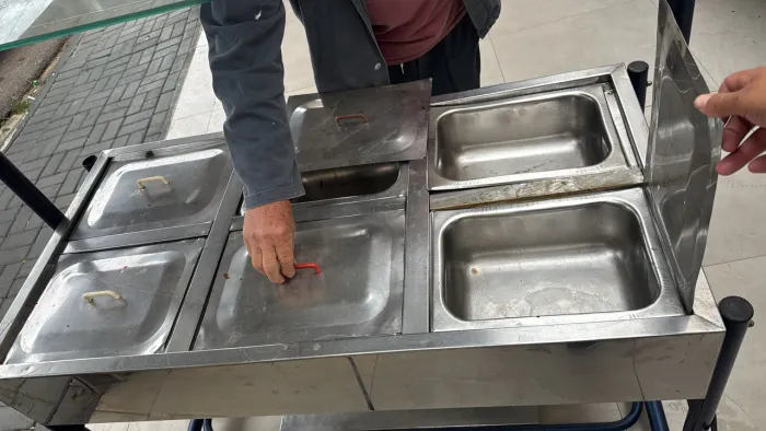 Buffet aquecido com platibanda 