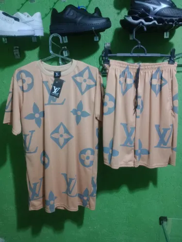 Conjunto camisa e shorts