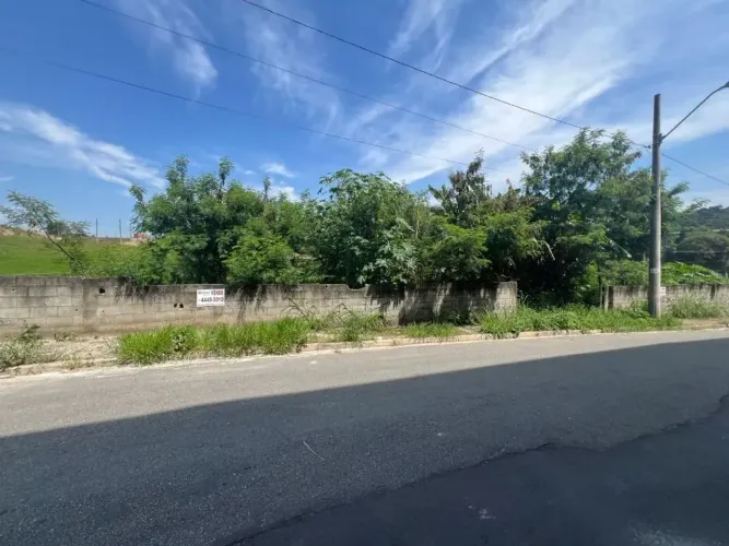 TERRENO À VENDA COM PROJETO APROVADO!