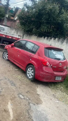 Nissan Tiida SL 1.8/1.8 Flex 16V Mec. 2012