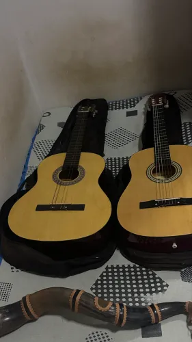 Dois Violão e Berrante Seminovos