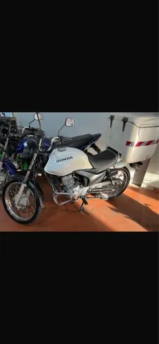 Moto cargo com baú