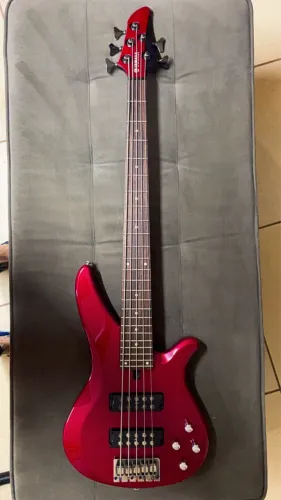 Contrabaixo 5 cordas Yamaha RBX 375