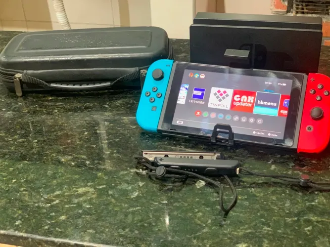 Nintendo switch V2 DESBLOQUEADO + cartão SD 128gb
