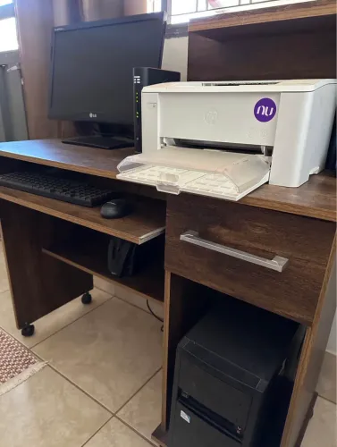 Computador completo com mesinha e impressora 