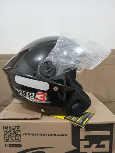 Vendo capacete novo, na caixa( TAMANHO 58)