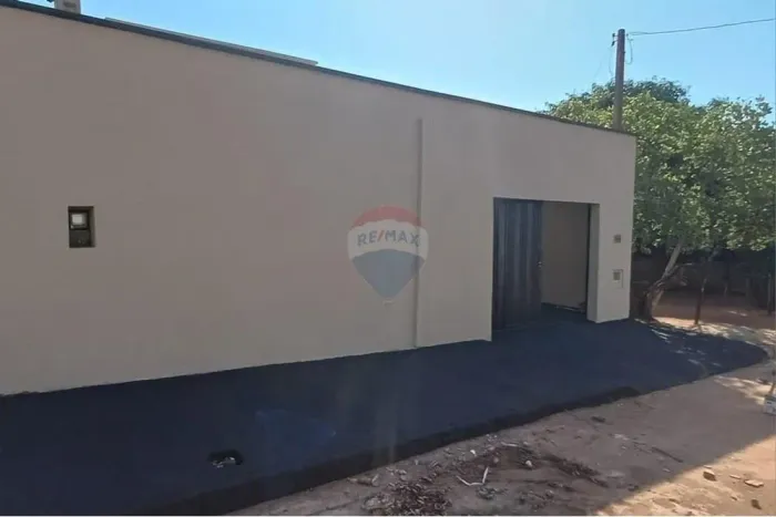 Casa À Venda, Com Dois Quartos, No Bairro Jerônimo Mendonça Em Ituiutaba-MG.
