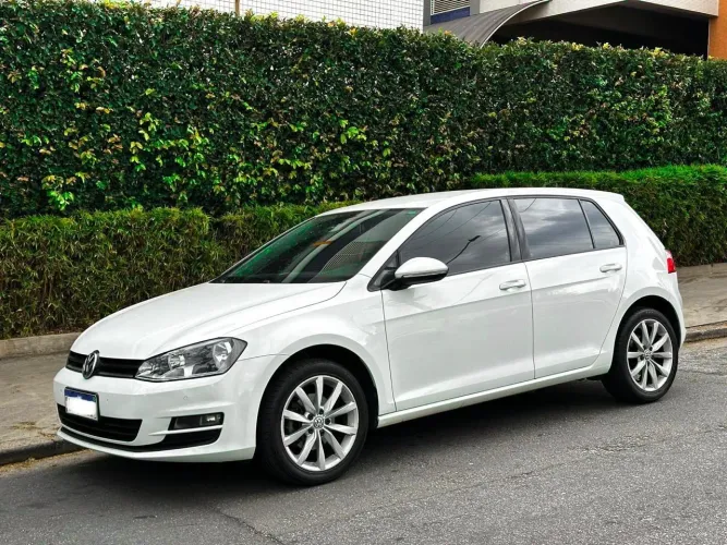 Volkswagen Golf Comfortline 1.6 MSI Total Flex Aut. 2016