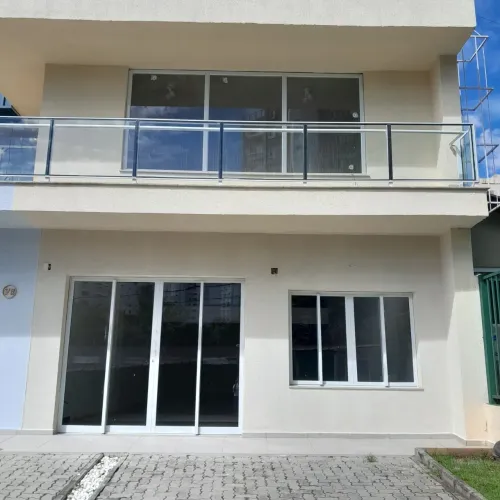 Pátio Sócrates: Arquitetura Comercial Corporativa e Inteligência Logística