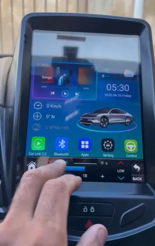Multimídia Tesla - New fiesta 