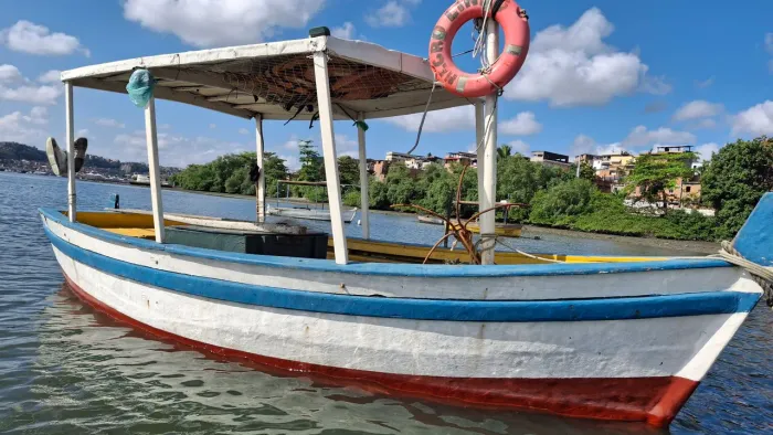 Barco de pesca e passeio, único dono, ideal psra quem gosta de coisa boa. Oportunidade uni