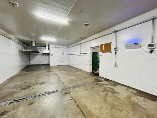 Loja comercial de 205m² com 01 escritório para locação e venda - Alto da Boa Vista