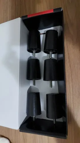 Kit com 6 pés de 6cm para cama box