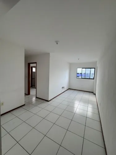 Aluga-se apartamento na Ponta Verde 2 quartos (1 suite)