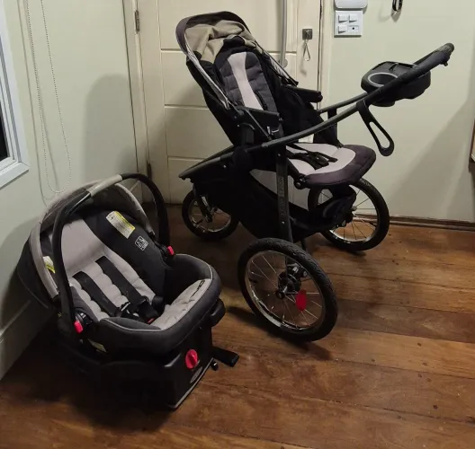 Carrinho bebe + bebe conforto Graco Jogger