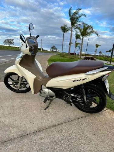 Honda Biz 125 EX 2019 toda revisada.