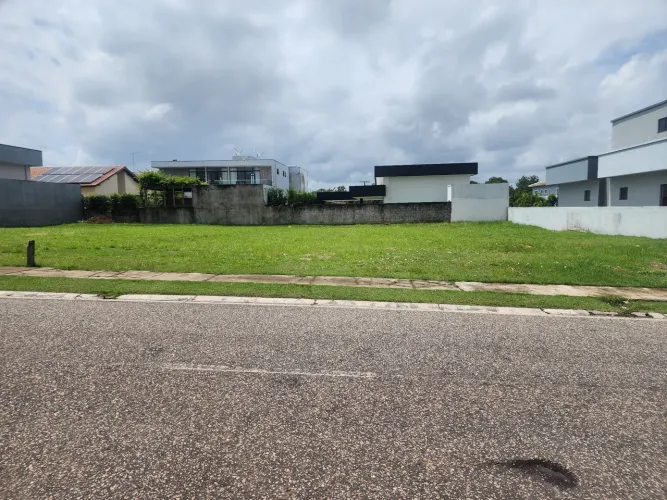 Vende-se lote no Condomínio Quinta do Bosque--REGULARIZADO