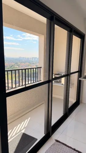 esquadria de alumínio com vidro