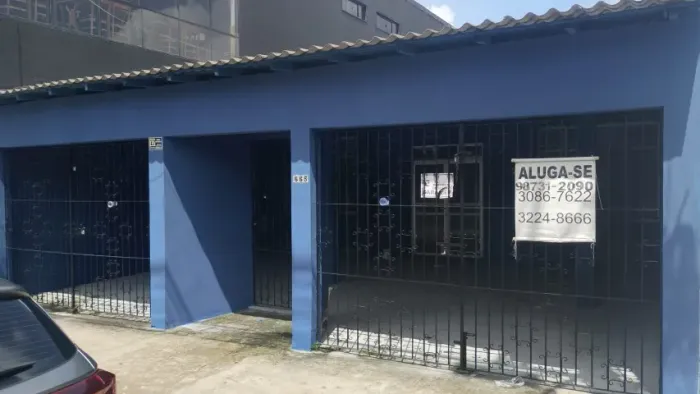 Aluga-se imóvel na Av. Rodolfo Chermont - Marambaia
