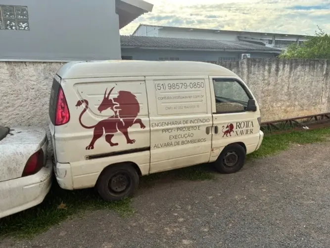 Hafei Towner Furgão 1.0 8V 48cv 5P 2010