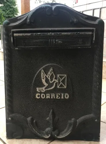 Caixa de Correio N.33 em Alumínio Chapa Craqueada