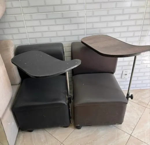 Vendo duas cadeiras cirandas para salão $ 500,00