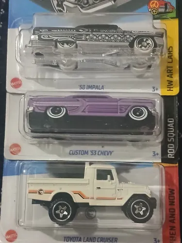 Treasure Hunt (TH) hot wheels - lote 3 minis