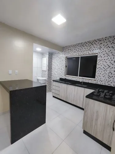 Alugo Apto 2 Quartos Reformado (Porcelanato e Armários) - Mansões Centroeste