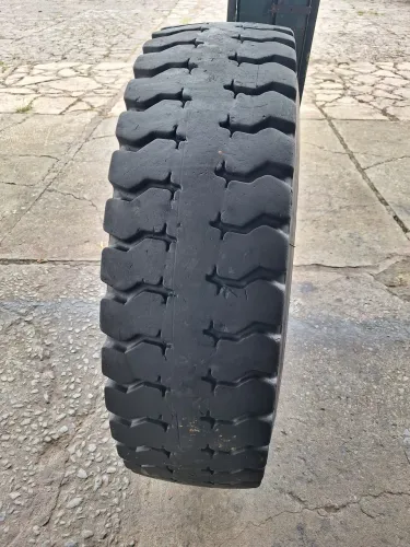 Pneu 275 80 22.5 Pirelli (meia-vida)