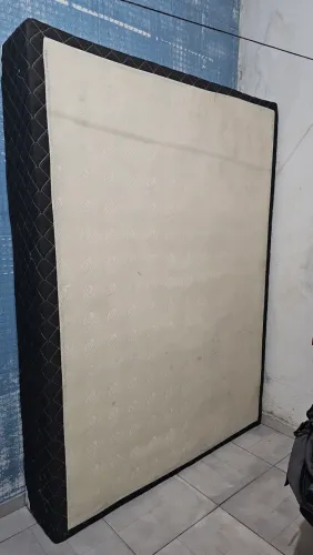 Base de cama boxe Eurosono. Valor de 200