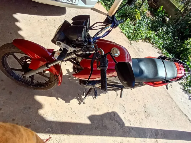 Vendo no dinheiro. Não passo troca preço da moto 6.500 . E só tranferir. *