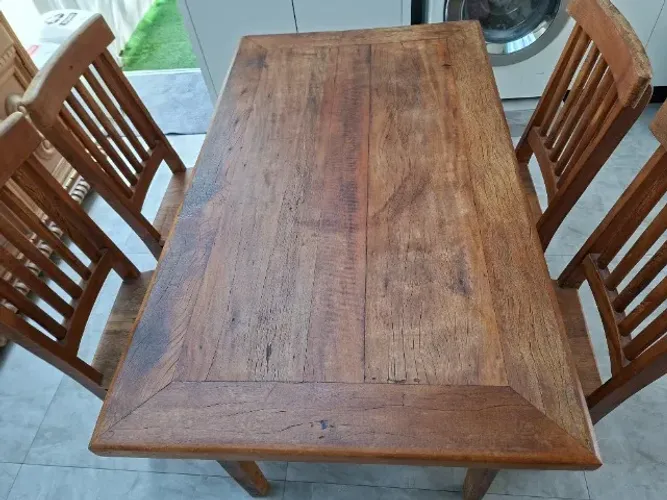 Mesa de Jantar Rústica com 4 Cadeiras - 100% Madeira Maciça de Demolição 