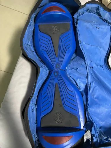 hoverboard azul e preto  para conserto ou retirada de peças