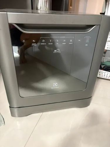 Lava-louças Electrolux LE08S - 8 Serviços - Usada (com defeito)